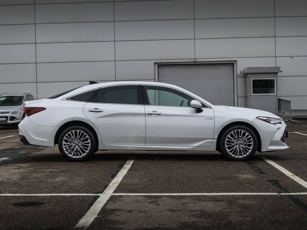 Toyota Avalon с пробегом — 2022 год. Фото: #3
