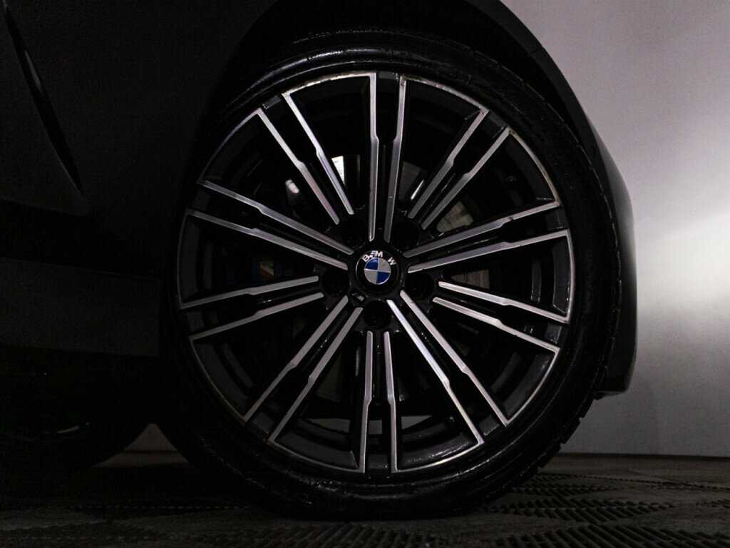 BMW 3 серии с пробегом — 2019 год. Фото: #25