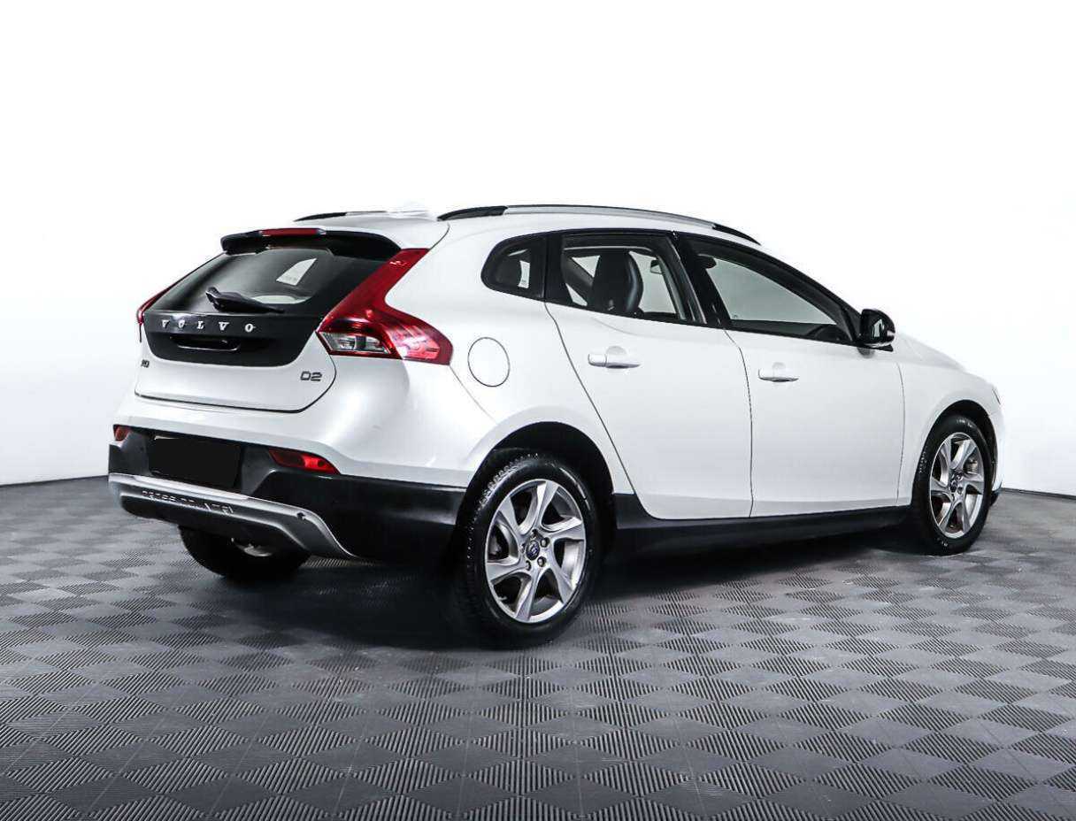 Volvo V40 Cross Country с пробегом — 2013 год. Фото: #4