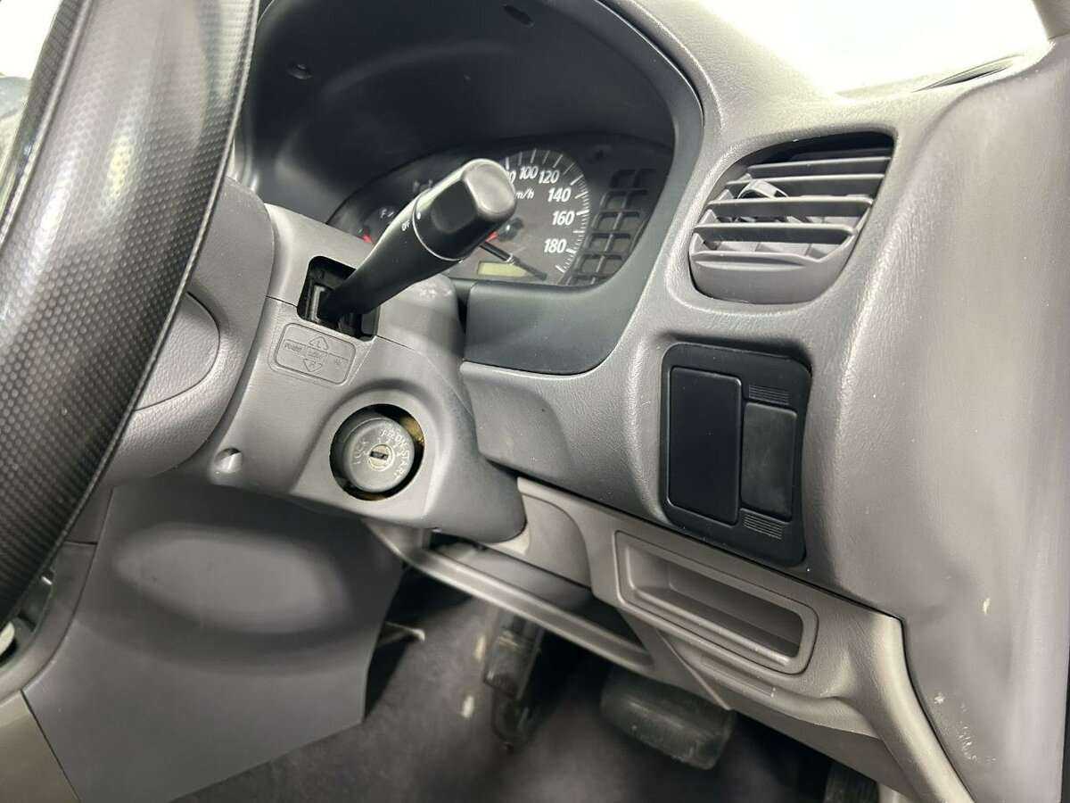 Nissan Sunny с пробегом — 2004 год. Фото: #8