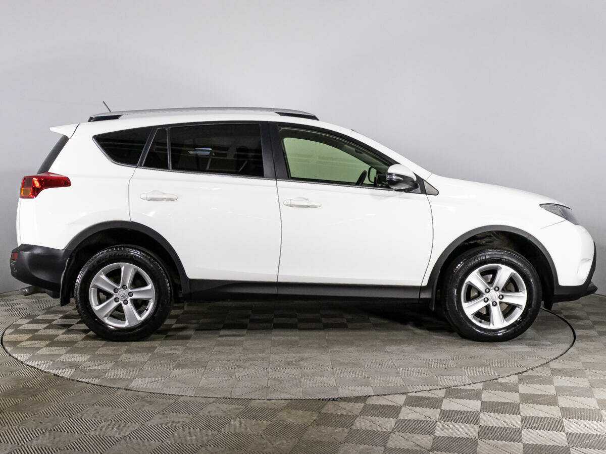 Toyota RAV4 с пробегом — 2013 год. Фото: #3