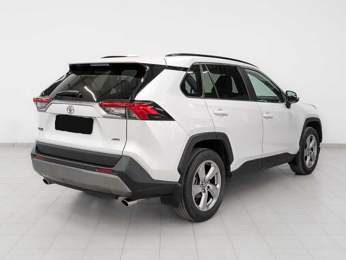Toyota RAV4 с пробегом — 2020 год. Фото: #4