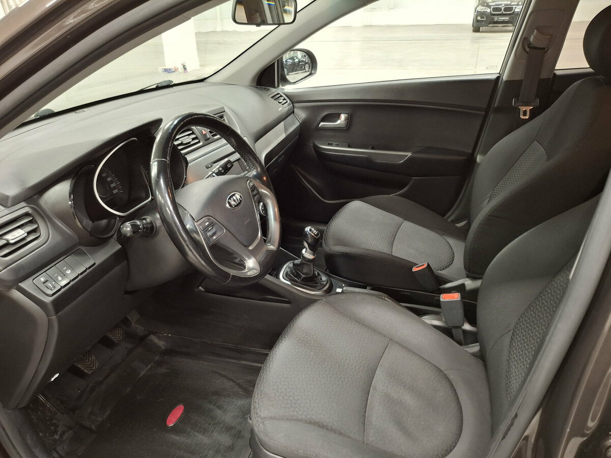 Kia Rio с пробегом — 2017 год. Фото: #15