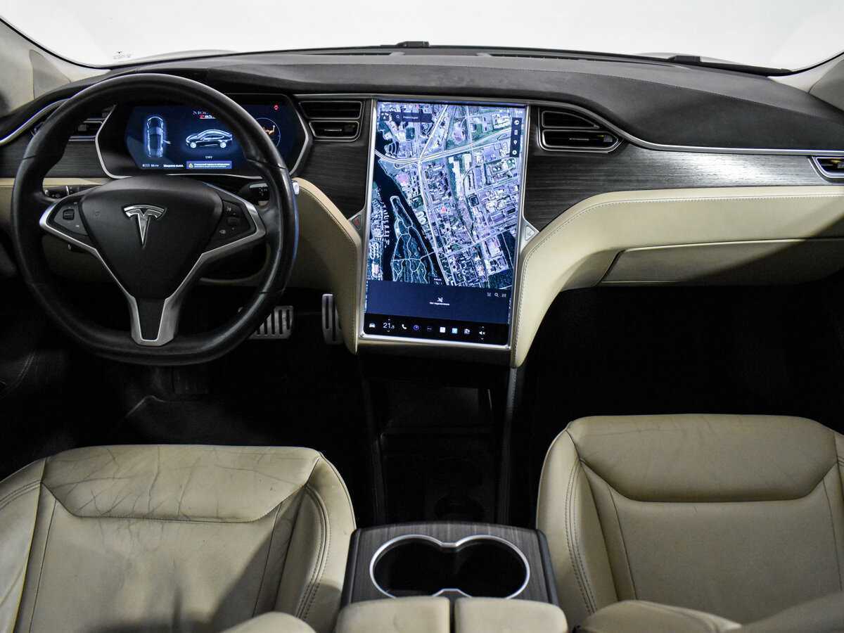 Tesla Model S с пробегом — 2015 год. Фото: #11