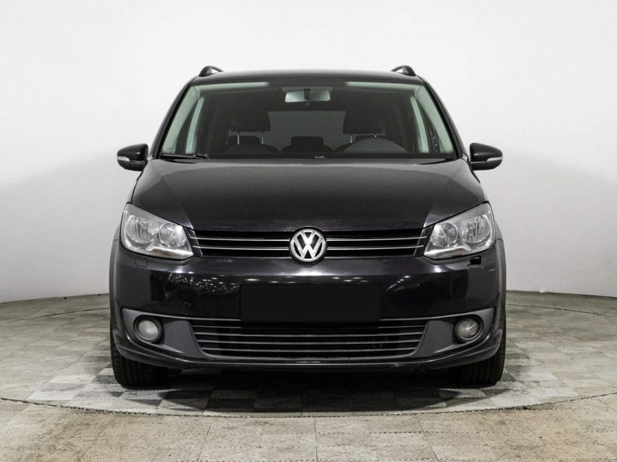 Volkswagen Touran с пробегом — 2012 год. Фото: #1