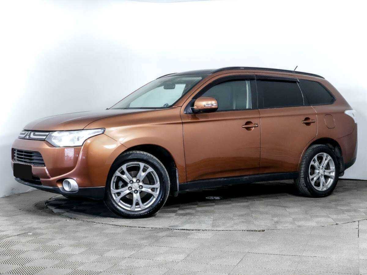 Mitsubishi Outlander с пробегом — 2012 год. Фото: #0