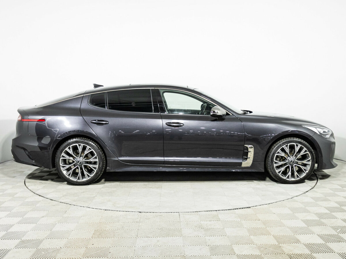 Kia Stinger с пробегом — 2018 год. Фото: #3