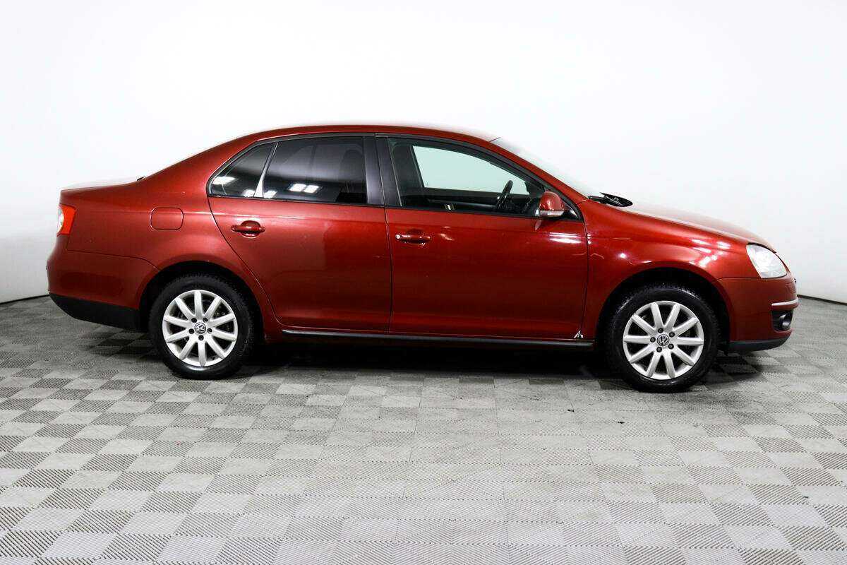 Volkswagen Jetta с пробегом — 2010 год. Фото: #3