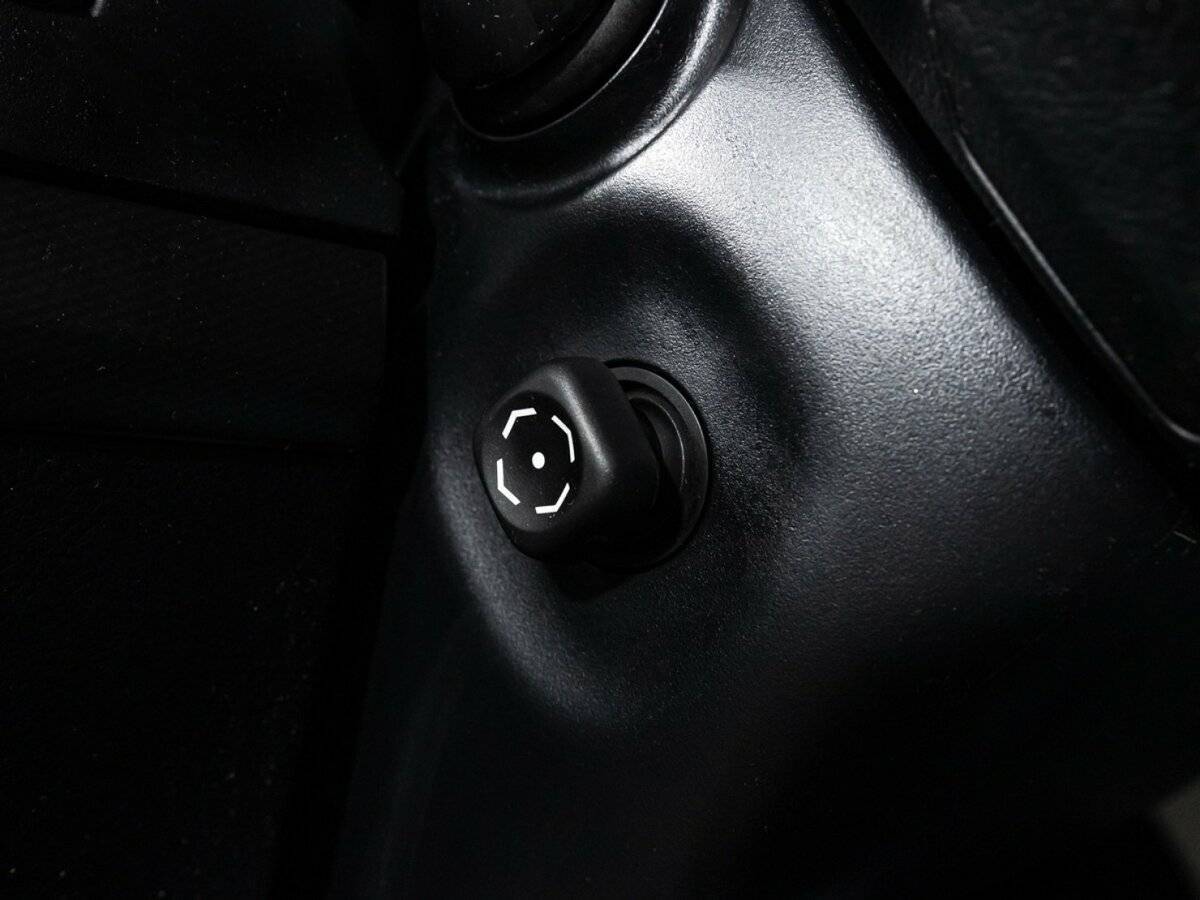 Toyota Land Cruiser Prado с пробегом — 2011 год. Фото: #18