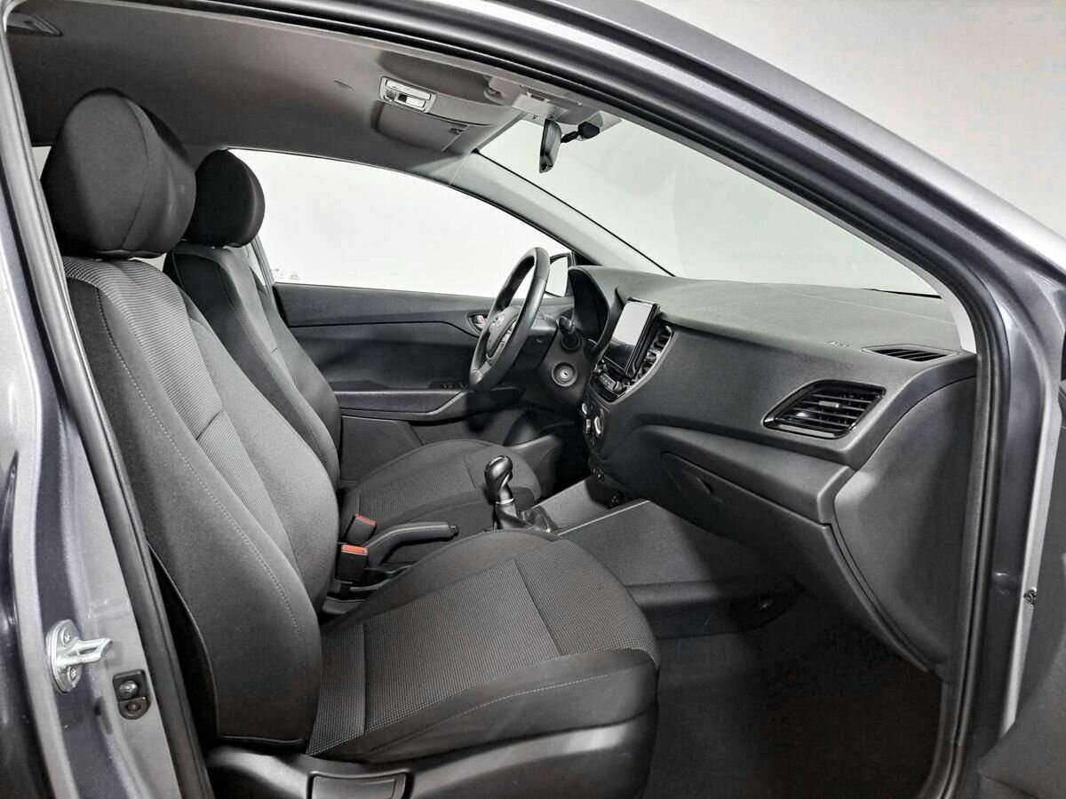 Hyundai Solaris с пробегом — 2021 год. Фото: #6