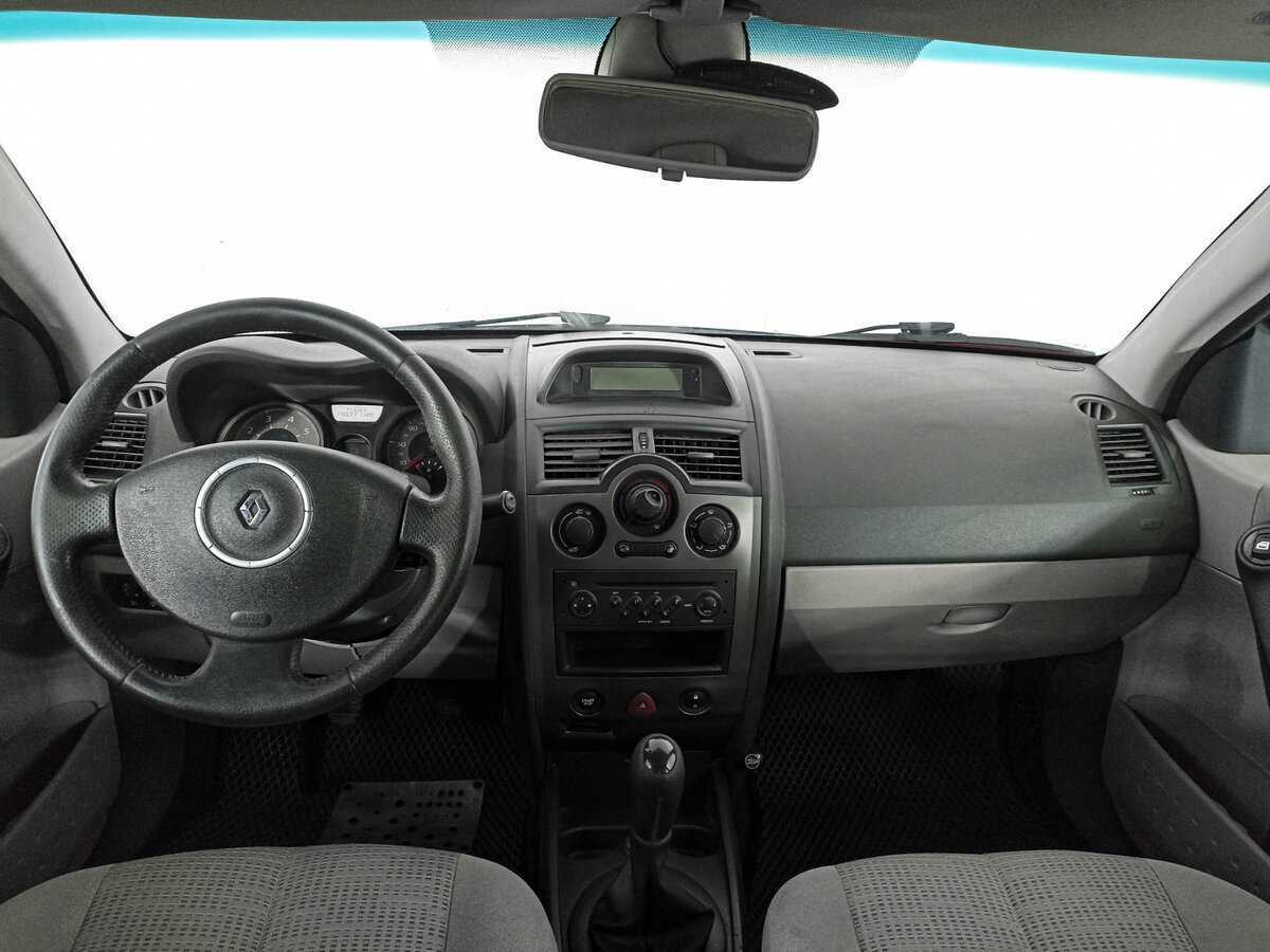 Renault Megane с пробегом — 2006 год. Фото: #11