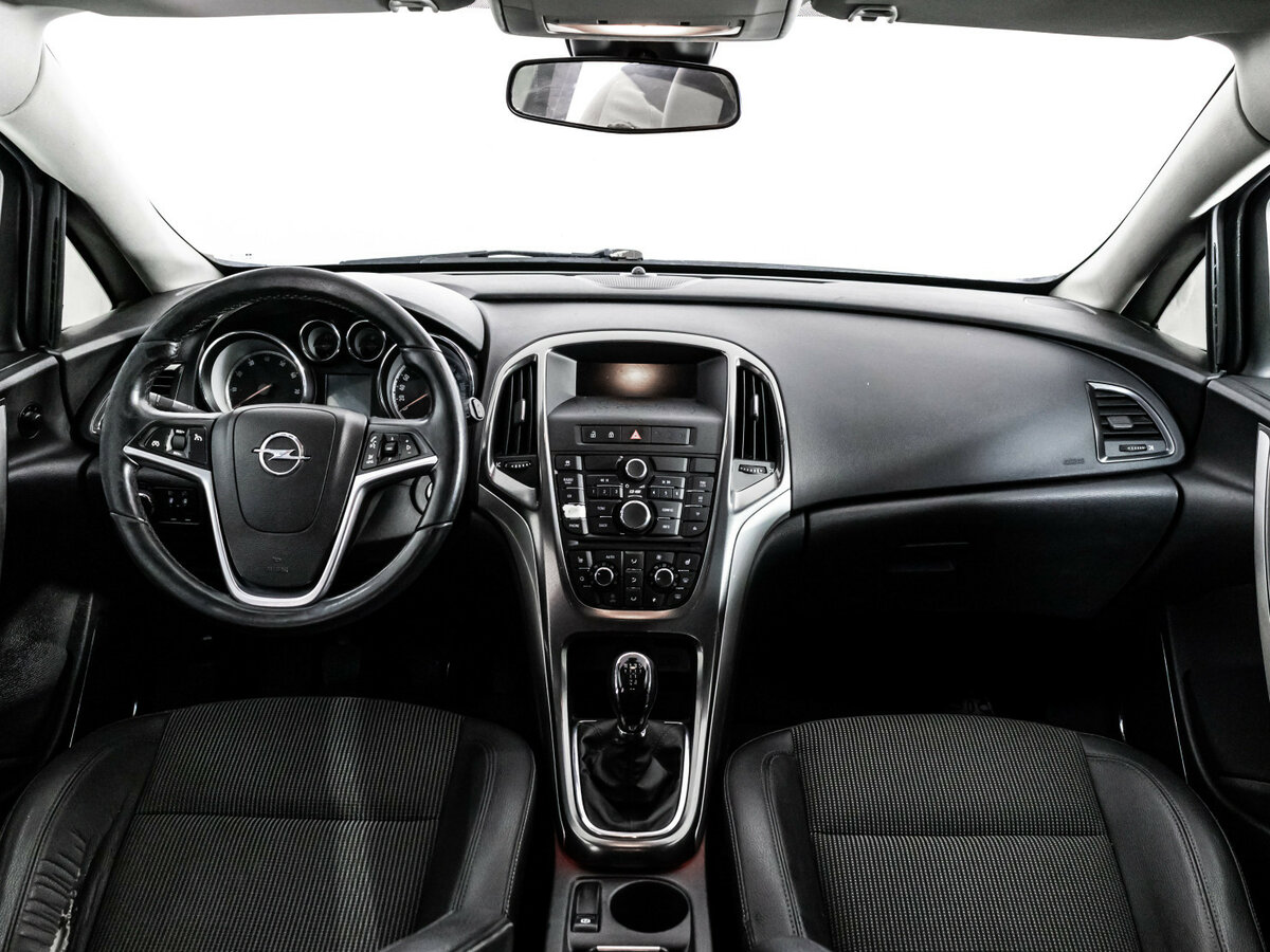 Opel Astra с пробегом — 2010 год. Фото: #7
