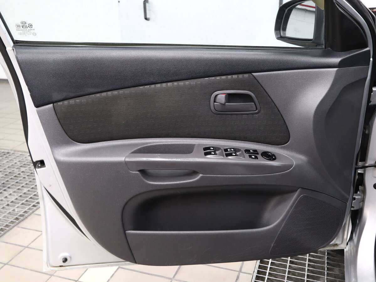 Kia Rio с пробегом — 2006 год. Фото: #9