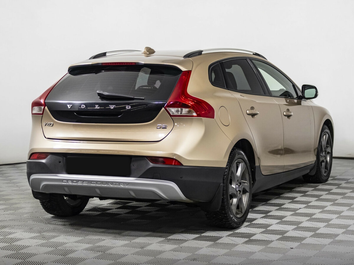 Volvo V40 Cross Country с пробегом — 2014 год. Фото: #3