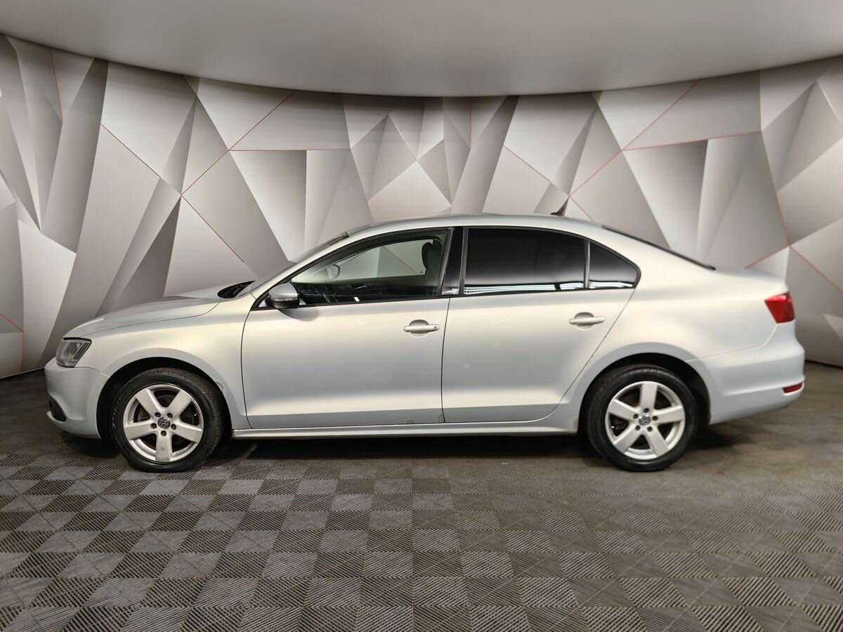 Volkswagen Jetta с пробегом — 2011 год. Фото: #4