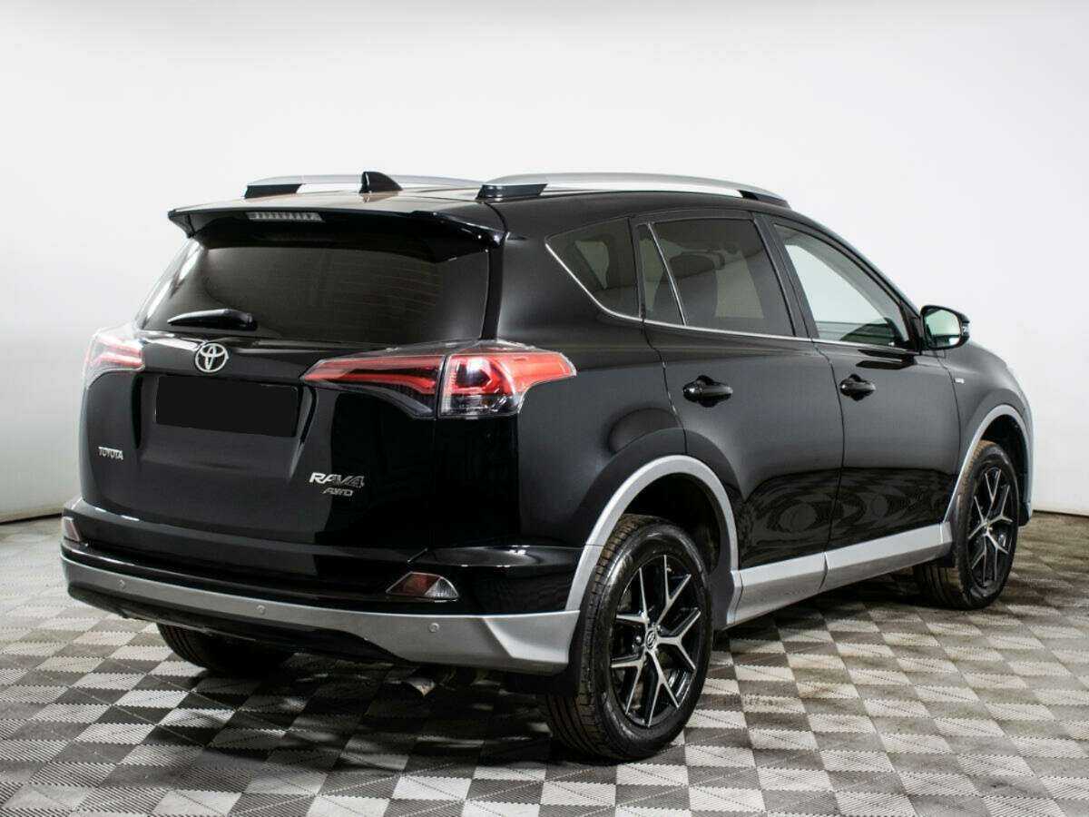 Toyota RAV4 с пробегом — 2017 год. Фото: #3