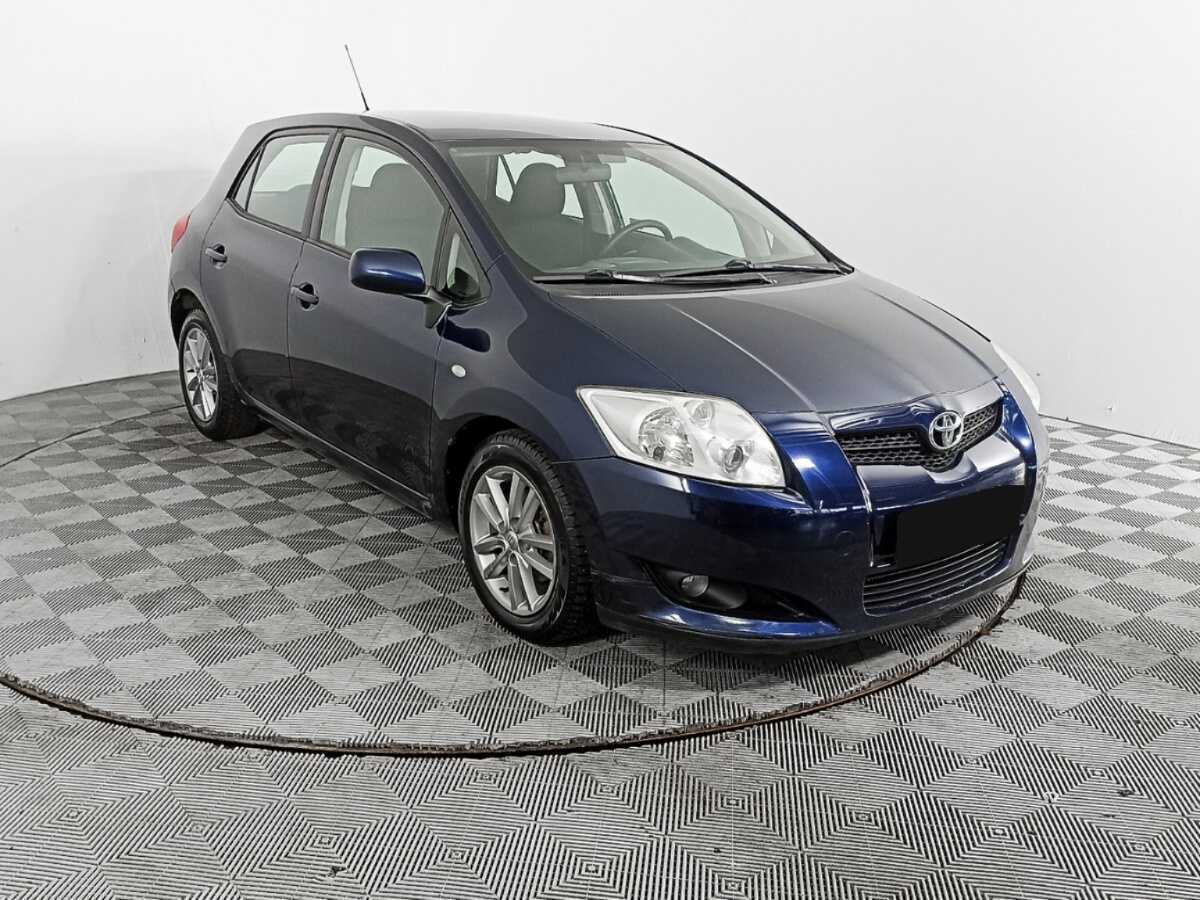Toyota Auris с пробегом — 2008 год. Фото: #2