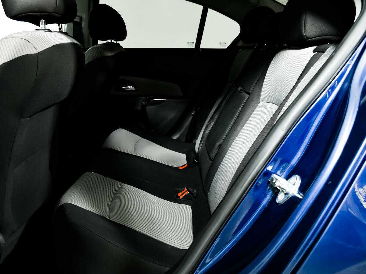 Chevrolet Cruze с пробегом — 2011 год. Фото: #11