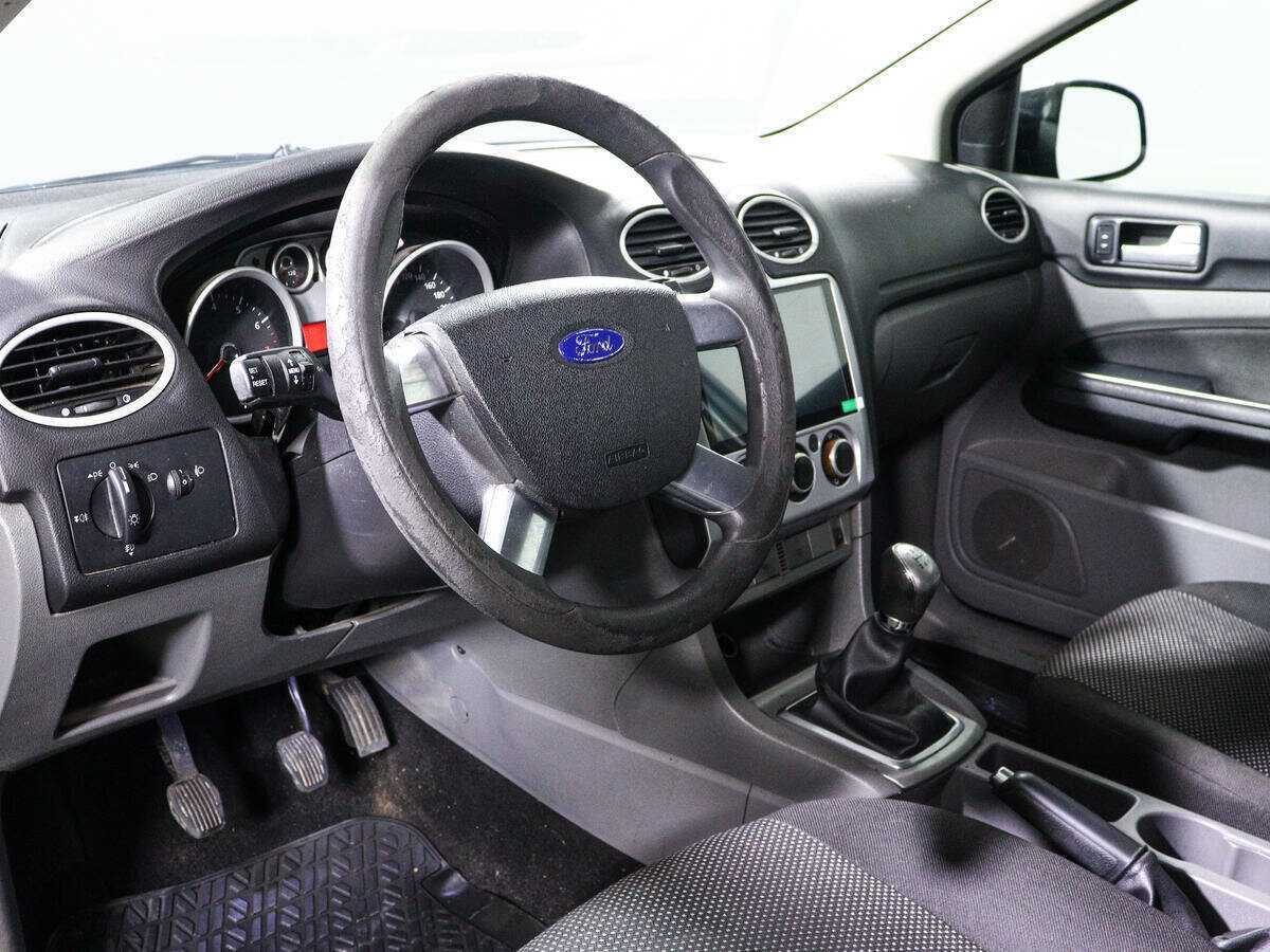 Ford Focus с пробегом — 2011 год. Фото: #11
