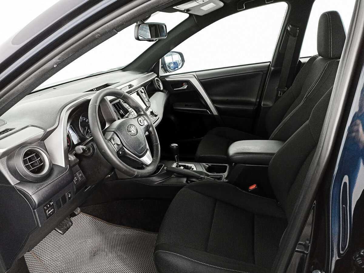 Toyota RAV4 с пробегом — 2019 год. Фото: #15