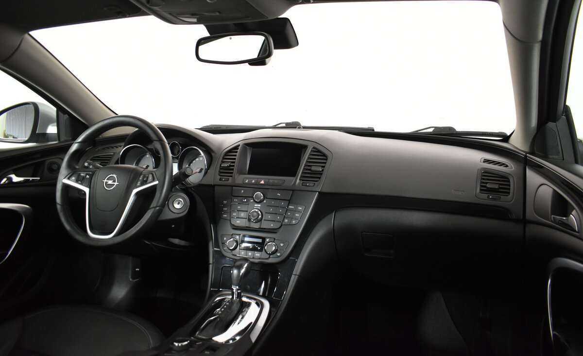 Opel Insignia с пробегом — 2011 год. Фото: #7