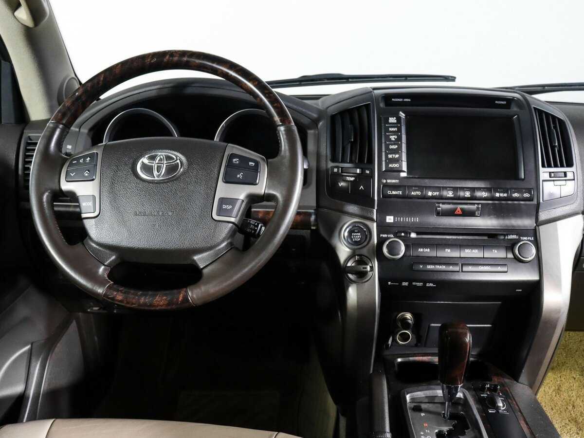 Toyota Land Cruiser с пробегом — 2011 год. Фото: #11