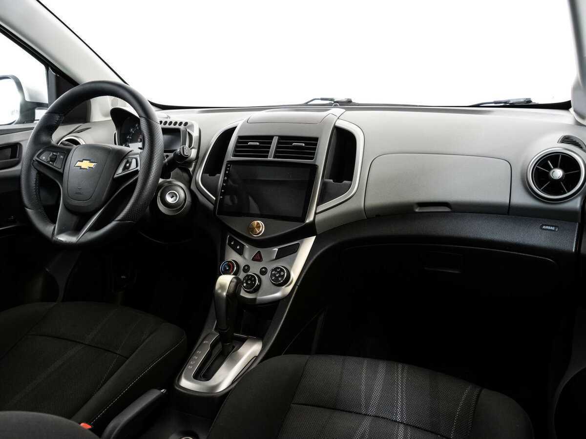 Chevrolet Aveo с пробегом — 2013 год. Фото: #8