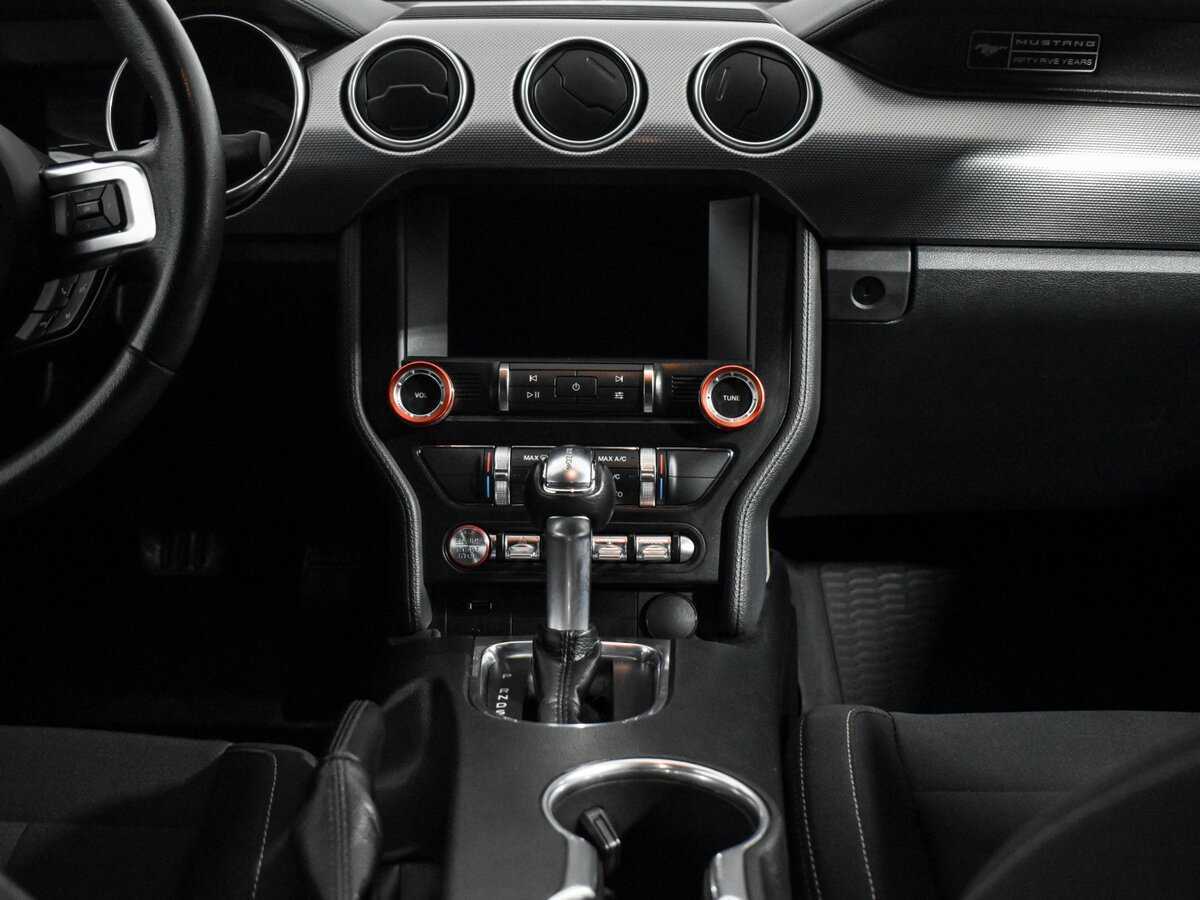 Ford Mustang с пробегом — 2019 год. Фото: #12
