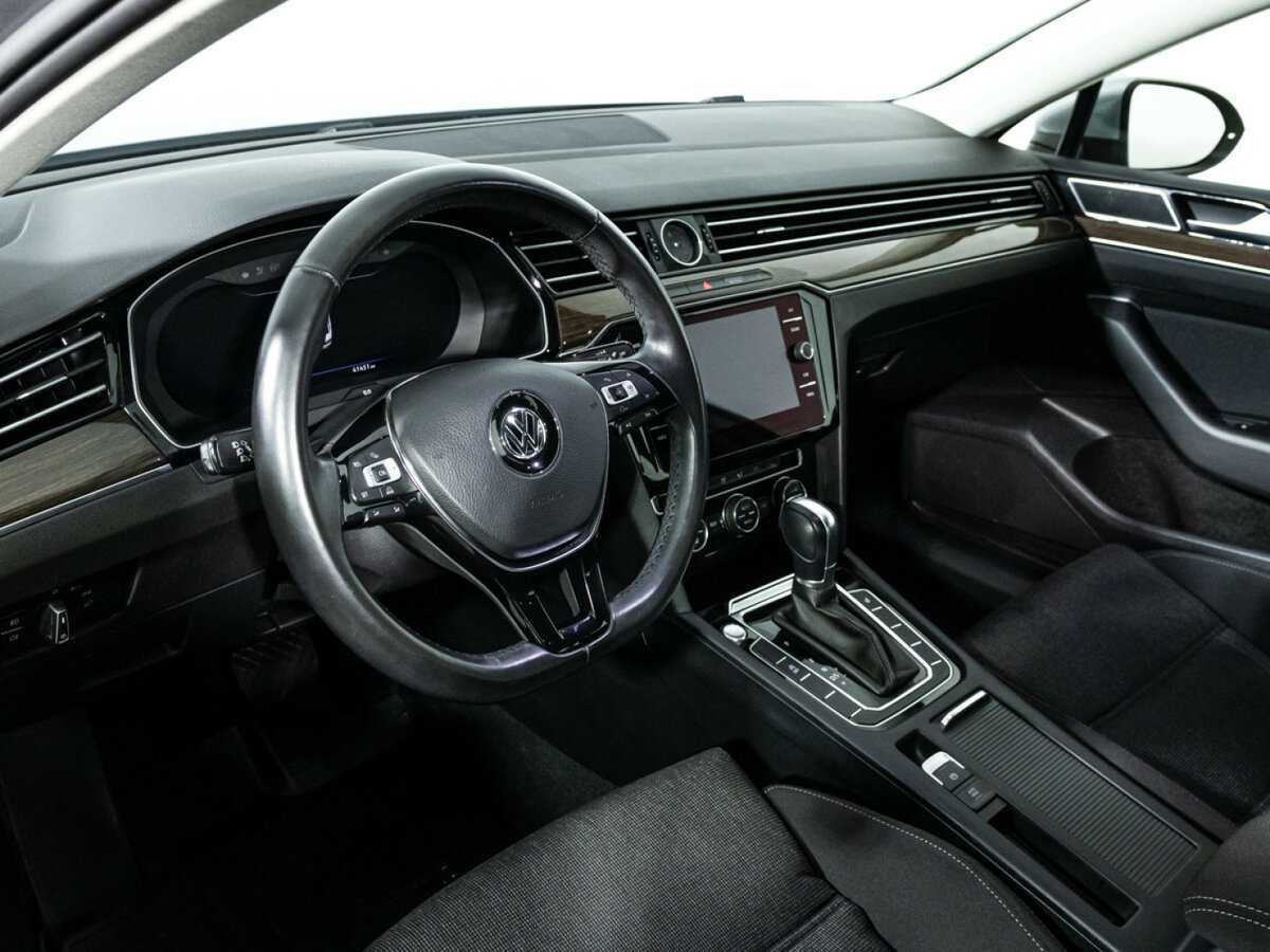 Volkswagen Passat с пробегом — 2017 год. Фото: #10