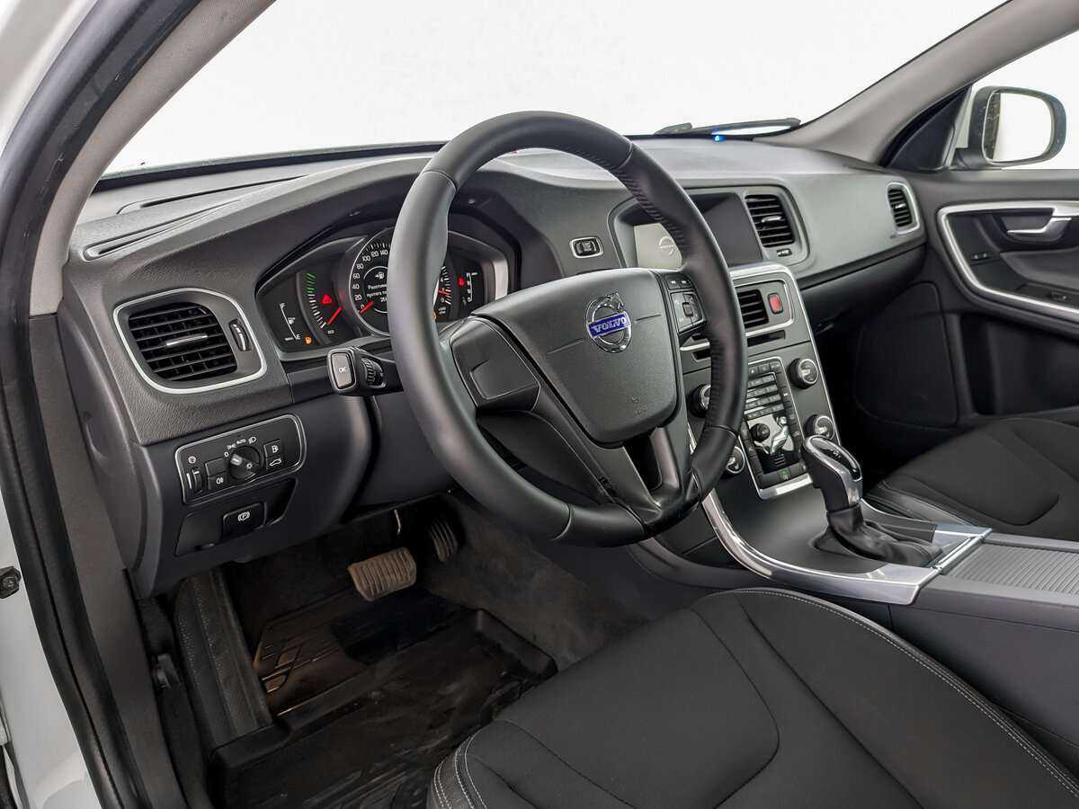 Volvo S60 с пробегом — 2015 год. Фото: #13