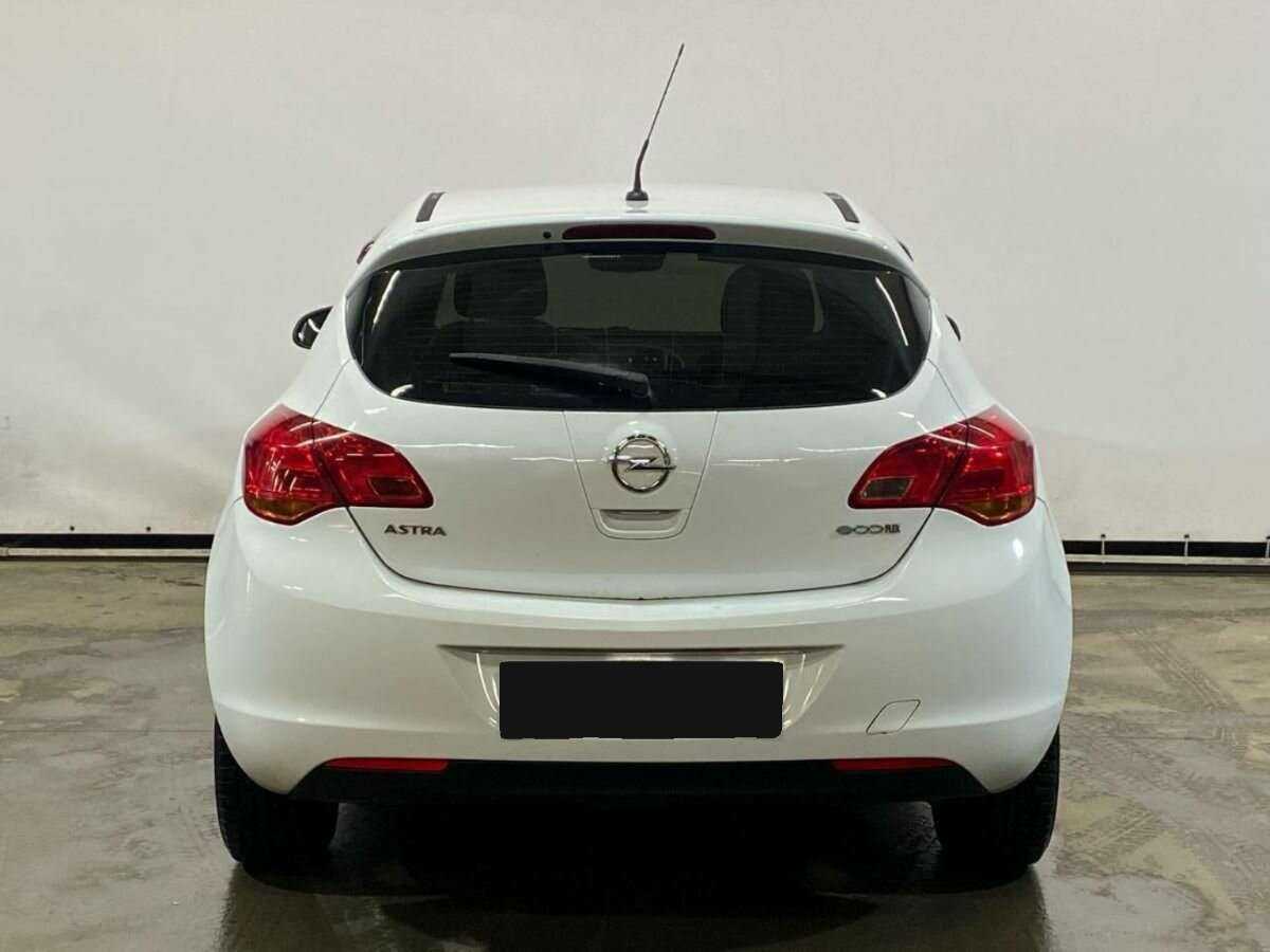 Opel Astra с пробегом — 2010 год. Фото: #5