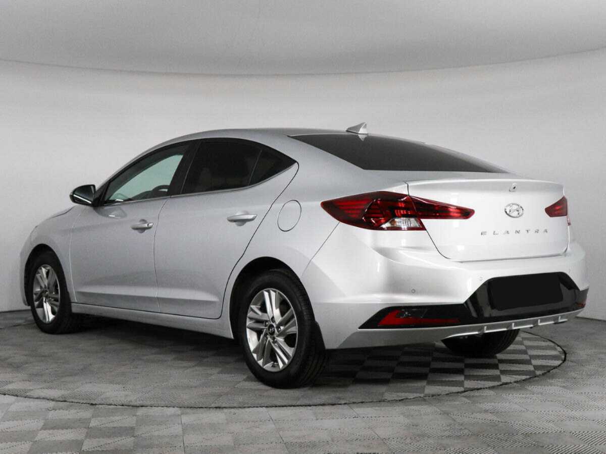 Hyundai Elantra с пробегом — 2019 год. Фото: #6