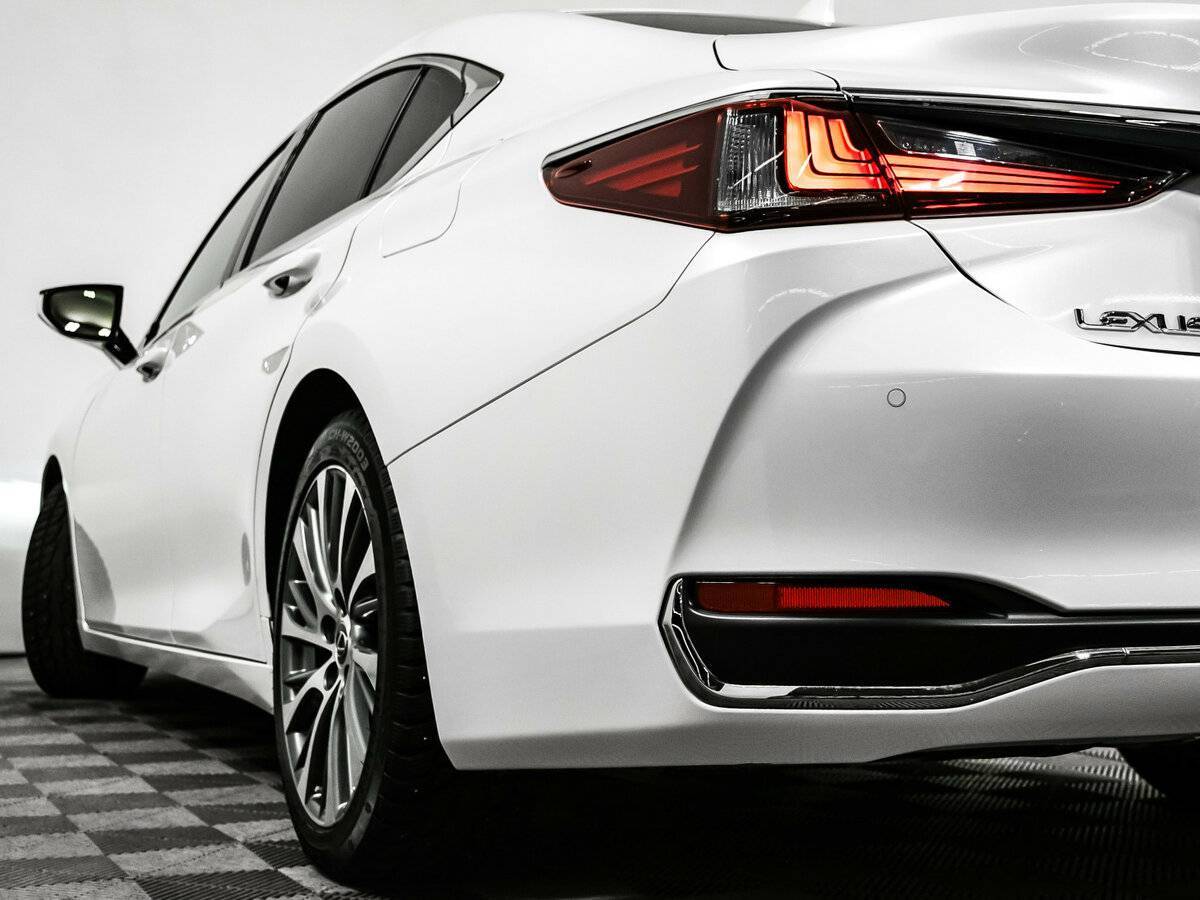 Lexus ES с пробегом — 2021 год. Фото: #17