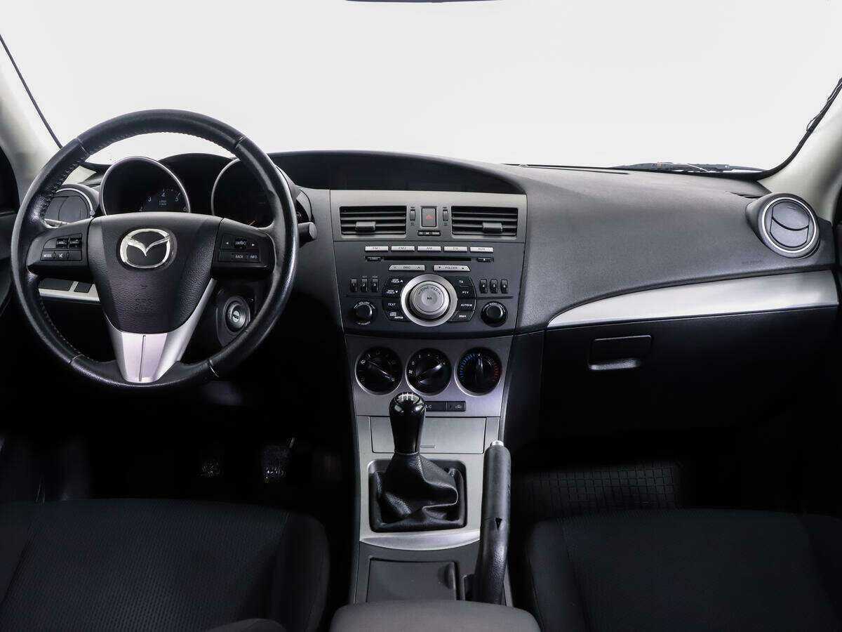 Mazda 3 с пробегом — 2010 год. Фото: #9