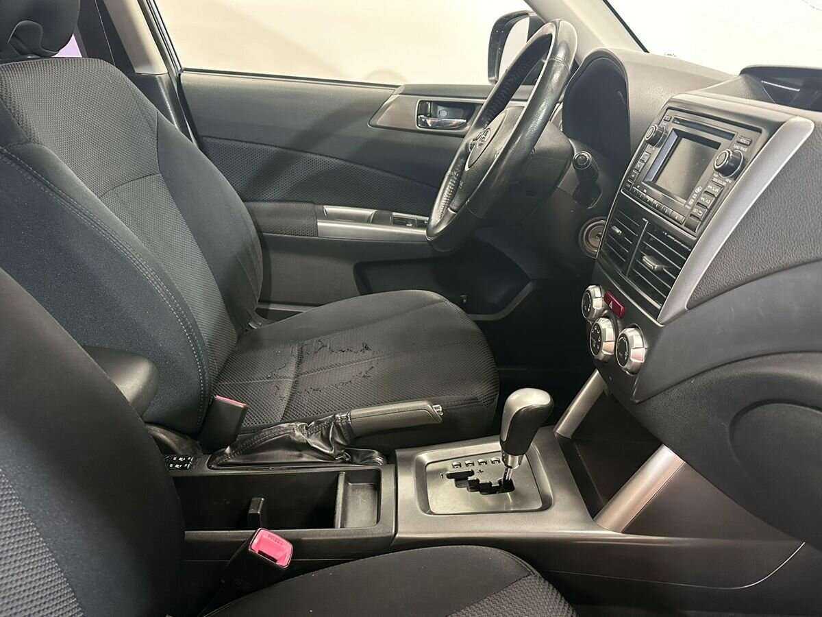 Subaru Forester с пробегом — 2011 год. Фото: #9