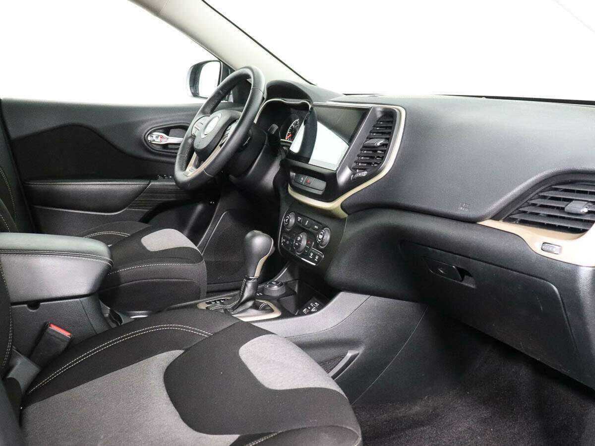 Jeep Cherokee с пробегом — 2014 год. Фото: #6