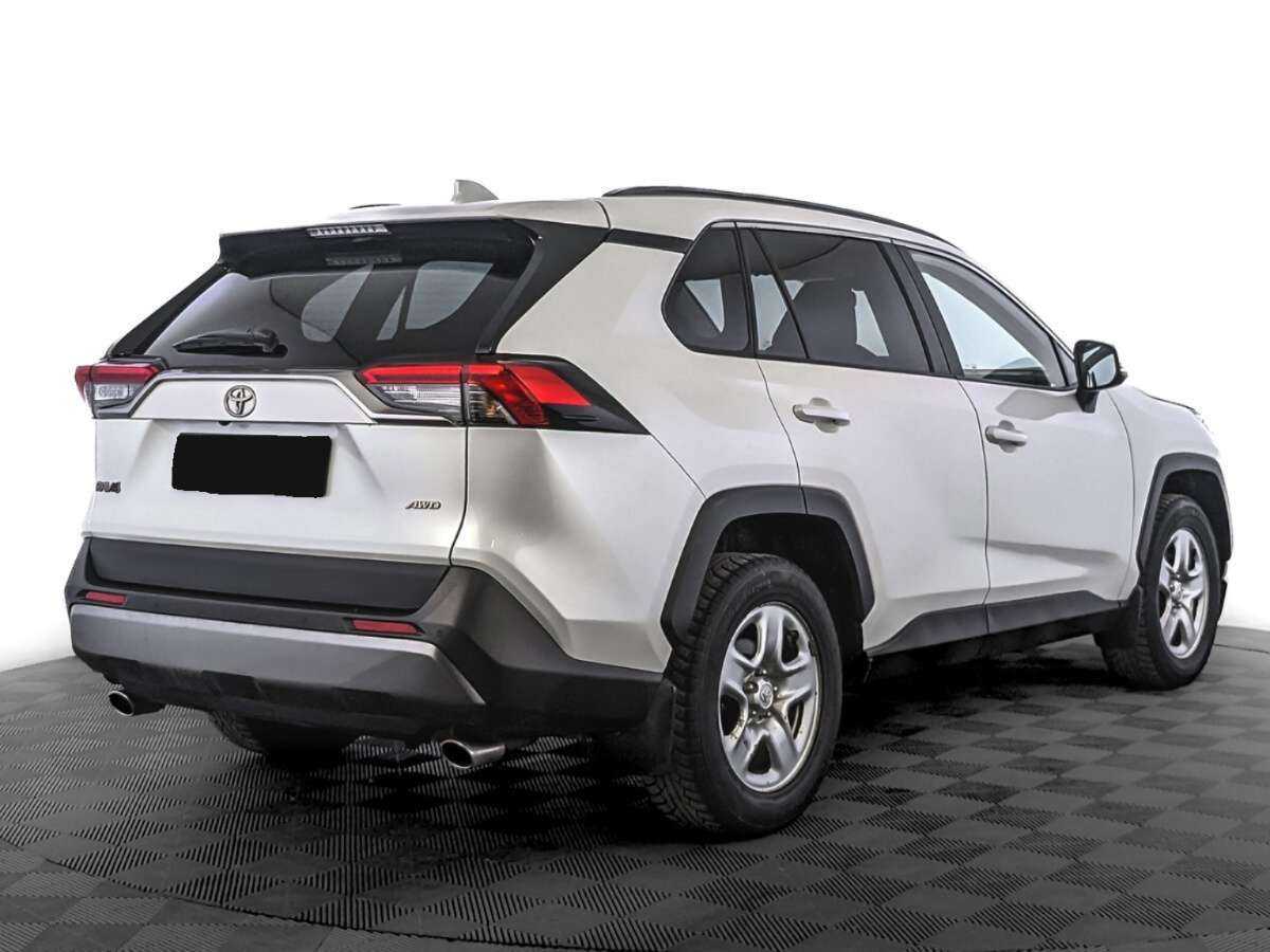 Toyota RAV4 с пробегом — 2020 год. Фото: #4