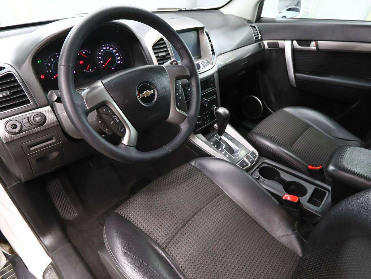 Chevrolet Captiva с пробегом — 2012 год. Фото: #9