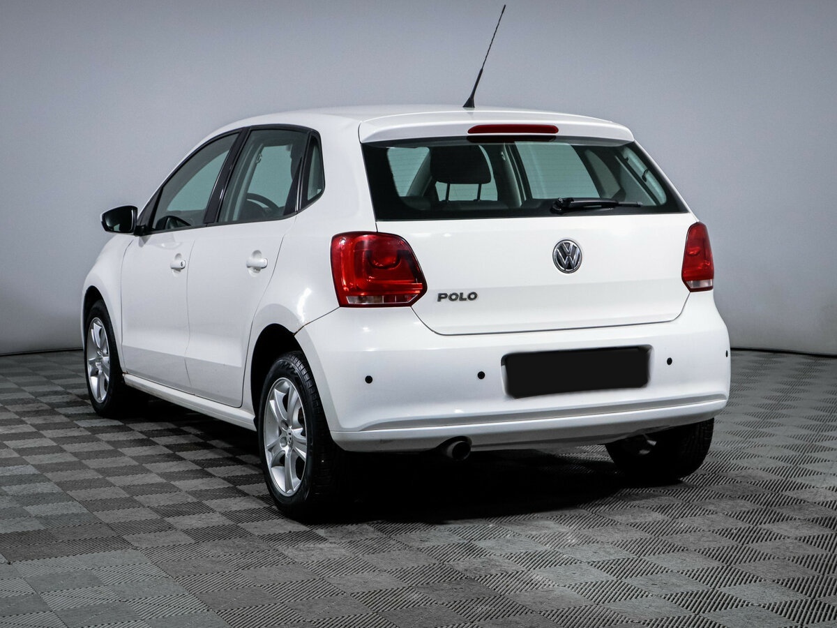 Volkswagen Polo с пробегом — 2011 год. Фото: #5