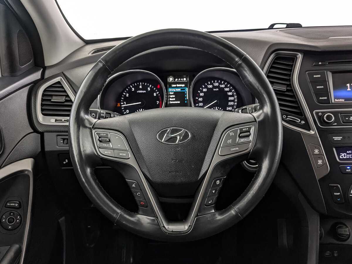 Hyundai Santa Fe с пробегом — 2017 год. Фото: #17