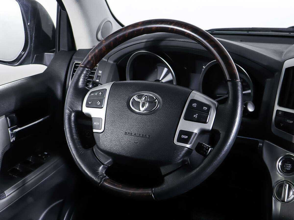 Toyota Land Cruiser с пробегом — 2012 год. Фото: #15