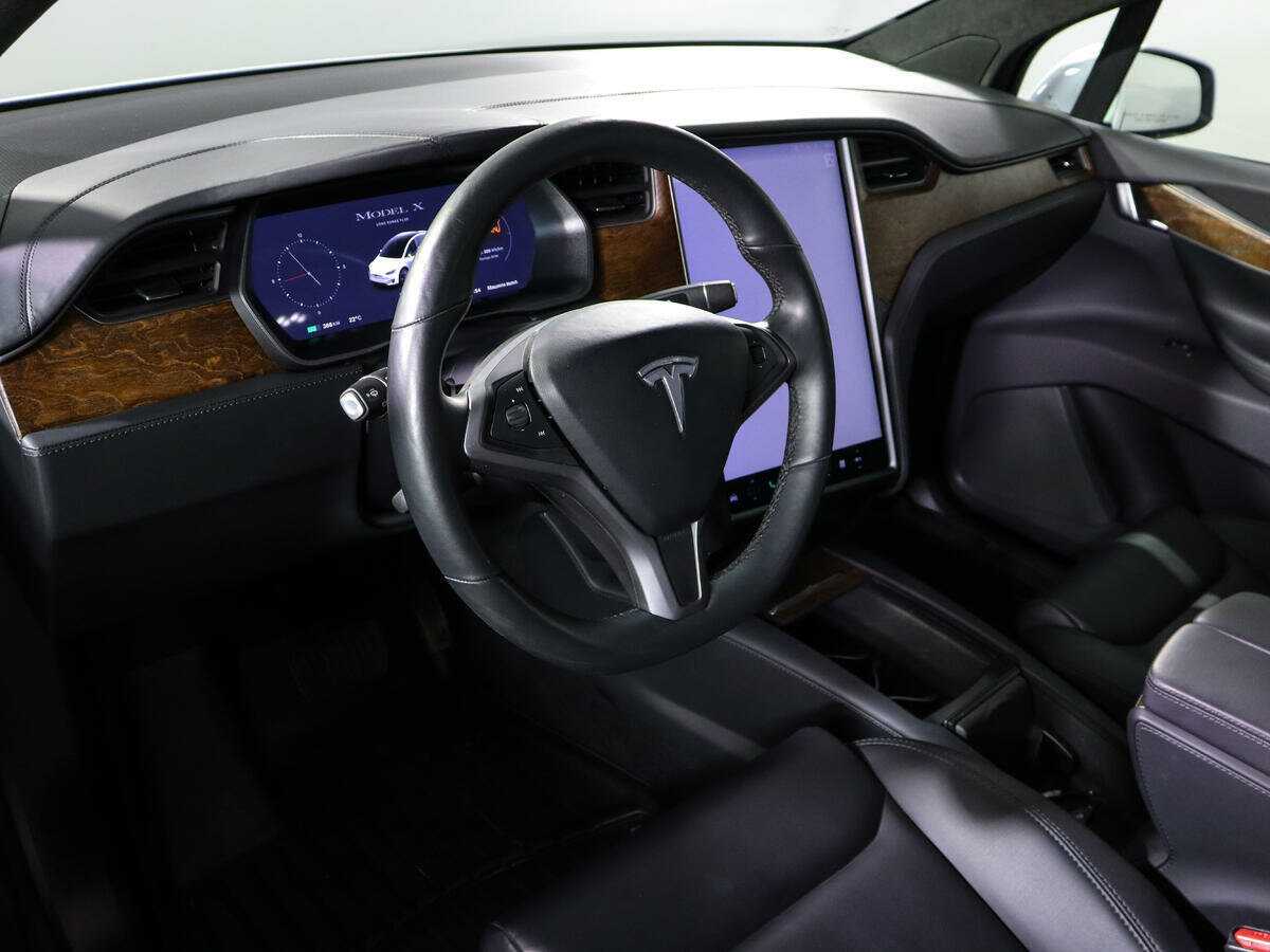 Tesla Model X с пробегом — 2020 год. Фото: #13