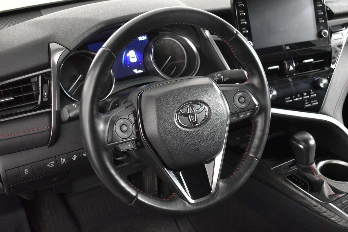 Toyota Camry с пробегом — 2021 год. Фото: #8