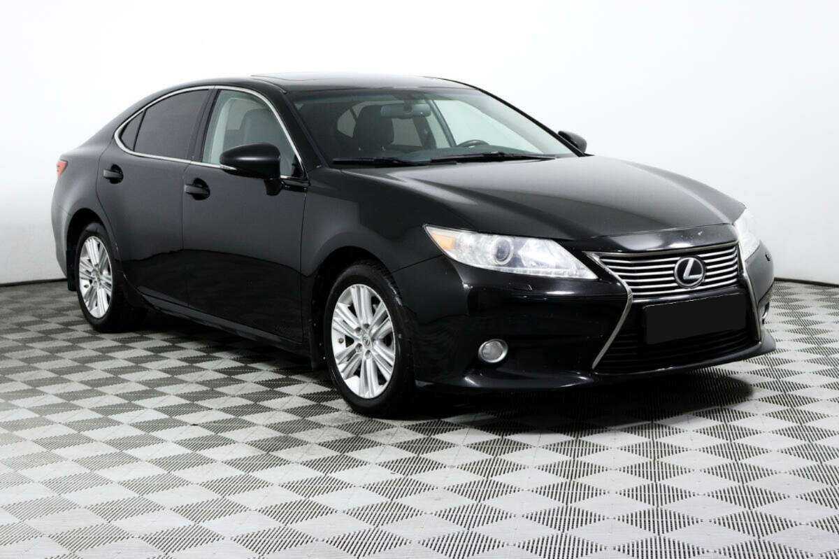 Lexus ES с пробегом — 2012 год. Фото: #2