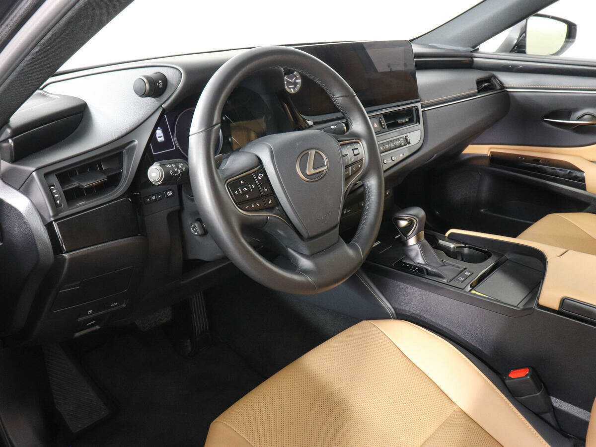 Lexus ES с пробегом — 2022 год. Фото: #8