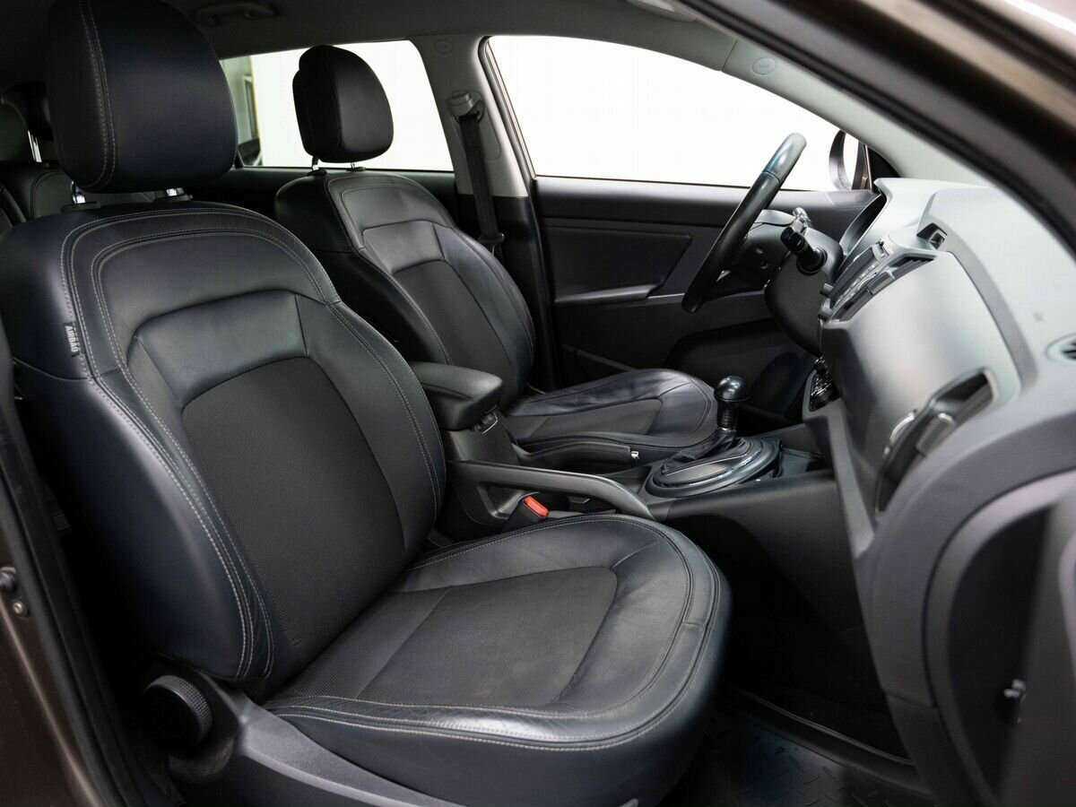 Kia Sportage с пробегом — 2011 год. Фото: #9