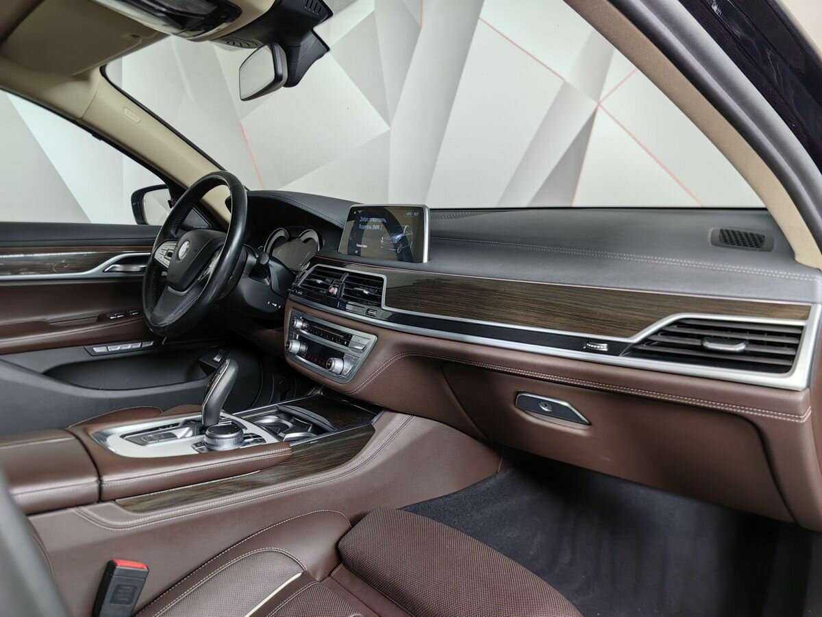 BMW 7 серии с пробегом — 2017 год. Фото: #9