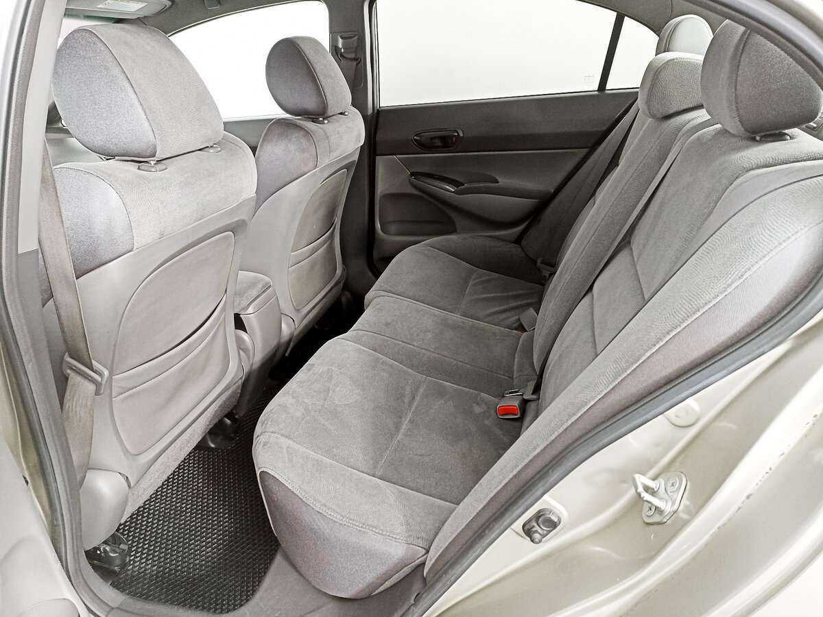 Honda Civic с пробегом — 2007 год. Фото: #9