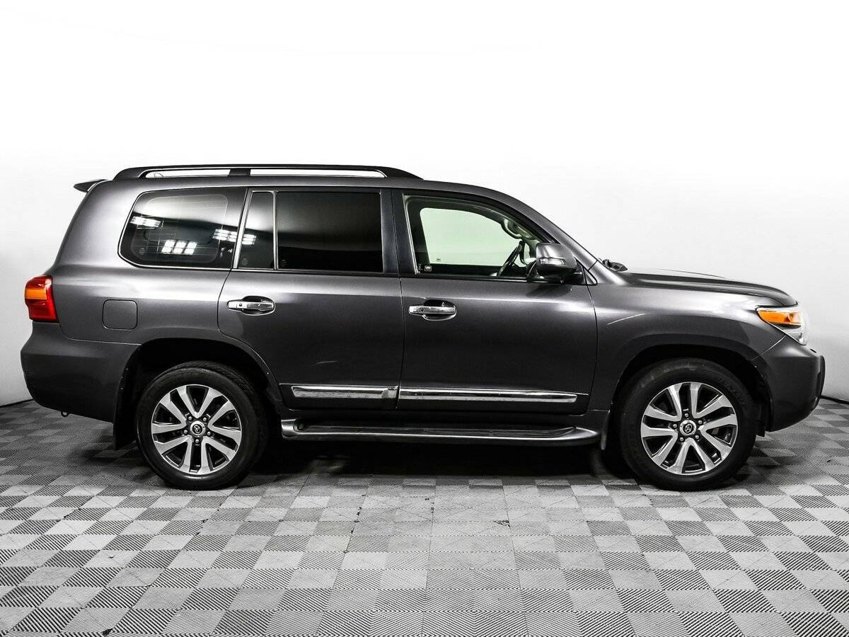 Toyota Land Cruiser с пробегом — 2015 год. Фото: #3
