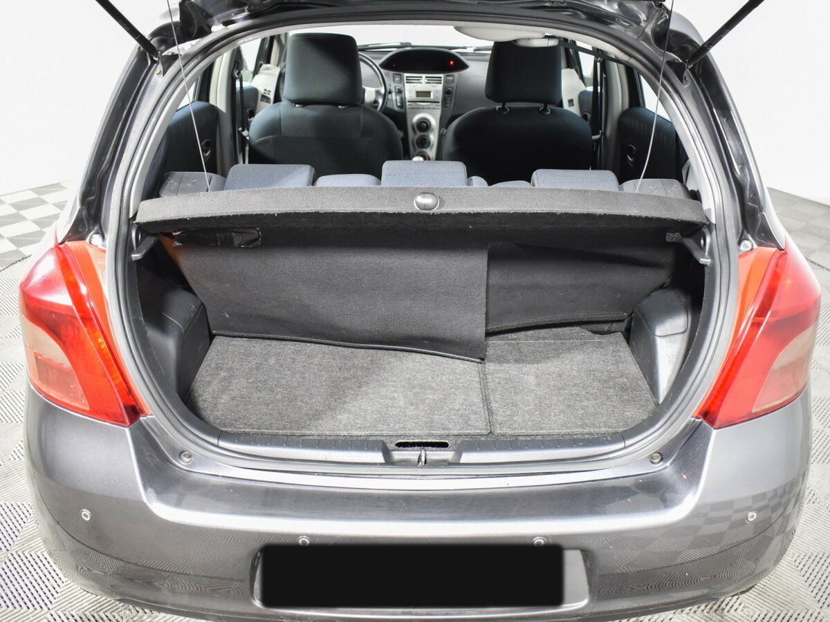 Toyota Yaris с пробегом — 2008 год. Фото: #16